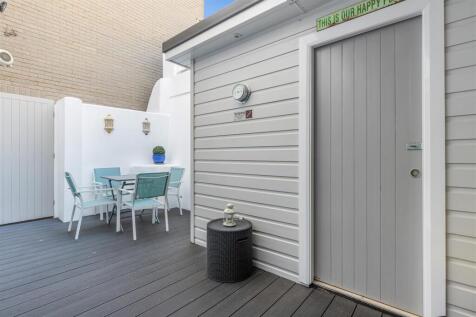 A06 - 2 Clarence House Clarence Street Dartmouth -