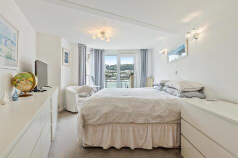 A18 - 7 Lee Court, Dartmouth - 250624.jpg