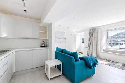 A05 - 13 South Town Dartmouth - 250617.jpg