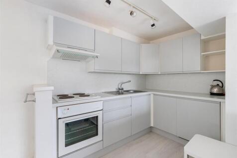 A04 - 13 South Town Dartmouth - 250617.jpg