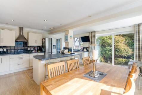 A09 - 14 Crestway, Strete - 250812.jpg