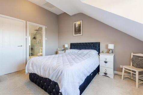 A21 - 7 Oakwood Close Dartmouth - 251118.jpg