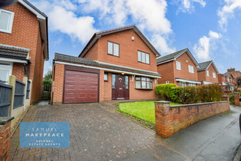 Three Bedroom Detached for Sale with Three Double