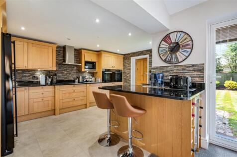 Kitchen-diner open to