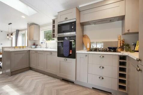 7 - Victory Parkview.jpg