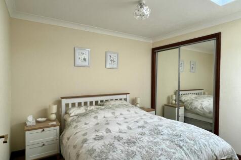 1 Tanpits Lane, Kirkcudbright - Williamson and Hen