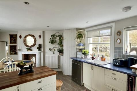 Dirrydan, 3 Castle Bank, Kirkcudbright - Williamso