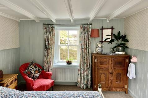 Dirrydan, 3 Castle Bank, Kirkcudbright - Williamso