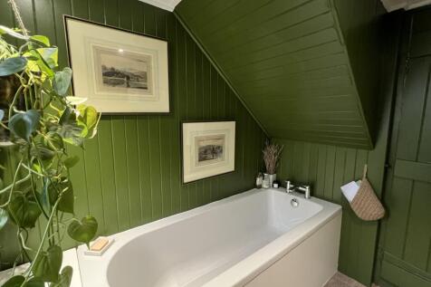 Dirrydan, 3 Castle Bank, Kirkcudbright - Williamso