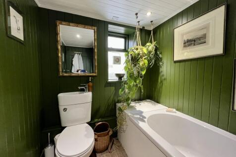 Dirrydan, 3 Castle Bank, Kirkcudbright - Williamso