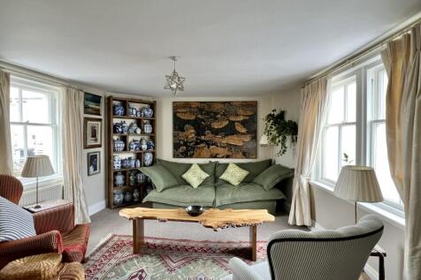 Dirrydan, 3 Castle Bank, Kirkcudbright - Williamso