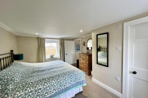 Dirrydan, 3 Castle Bank, Kirkcudbright - Williamso