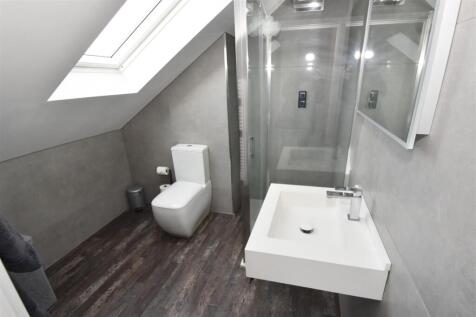 Ensuite Bed 1.jpg