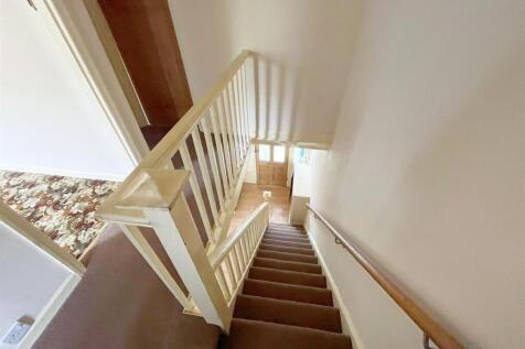 Landing and stairs (2).jpg