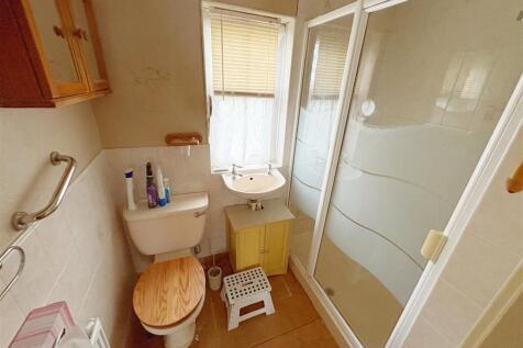 Shower room and Wc.jpg