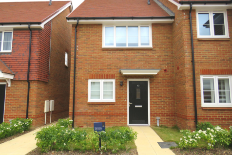 2 bedroom houses to rent in crawley, west sussex - rightmove