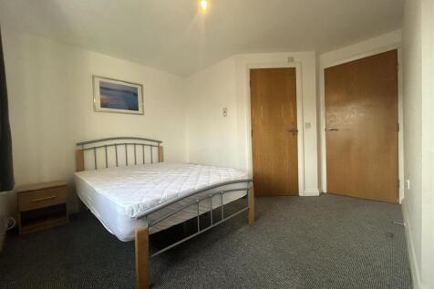 1st Bedroom (4).jpeg