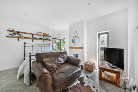 6c549404-8b47-4e3...