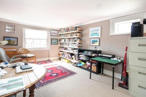 Upper Maisonette 24 Caledonia Place-23.jpg