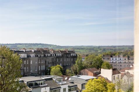 Upper Maisonette 24 Caledonia Place-4.jpg