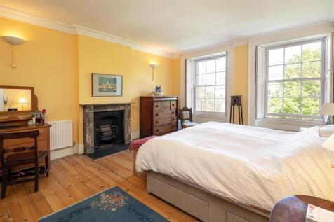 Upper Maisonette 24 Caledonia Place-16.jpg