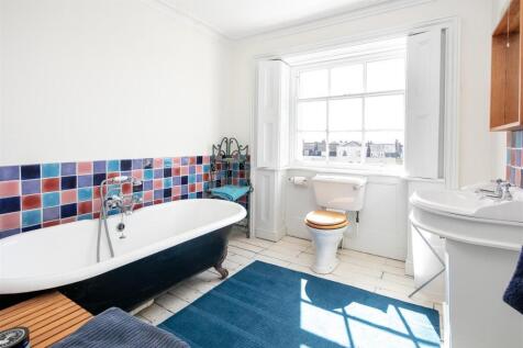 Upper Maisonette 24 Caledonia Place-22.jpg