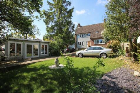 Properties For Sale in Finchingfield - Flats & Houses For Sale in