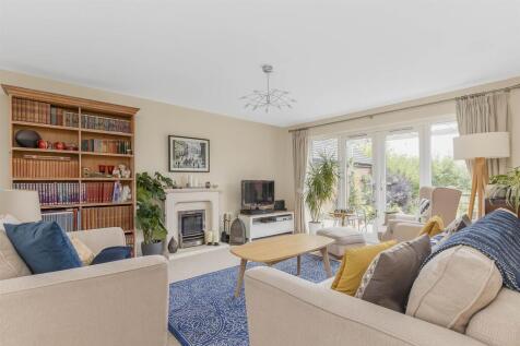 4 Buttercup Close, Lutterworth