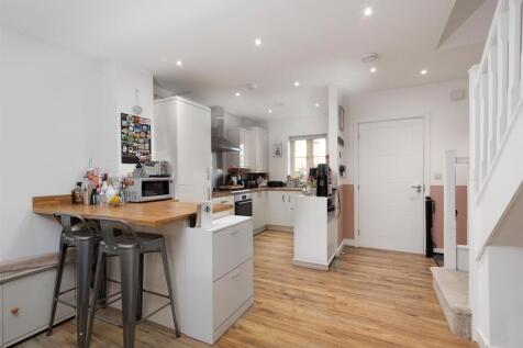 1 Dale Close, Lutterworth