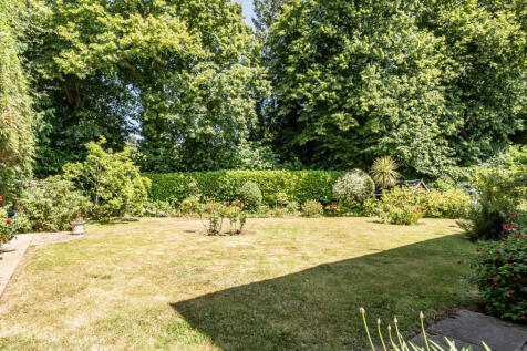 1321190-5-686eabf...