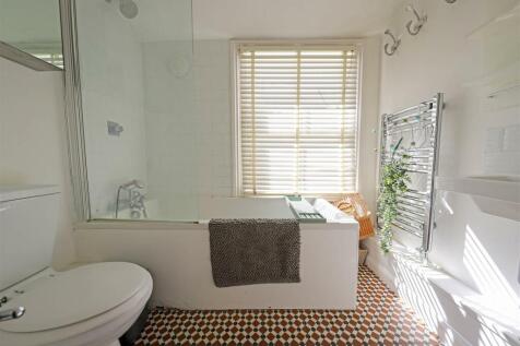 nicholas james college place bathroom_.jpg