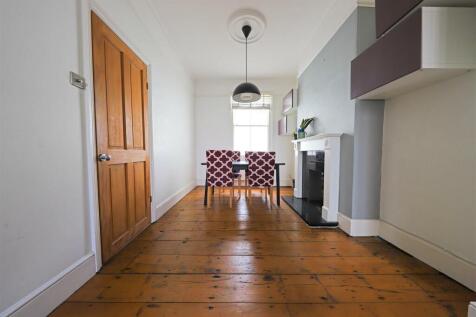 nicholas james college place dining 1.jpg