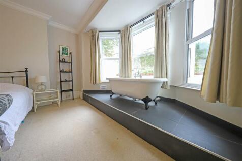 nicholas james ditchling rd flat bed bath.jpg