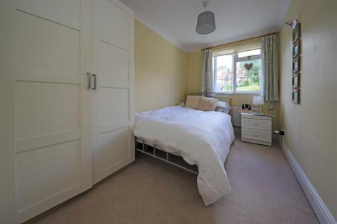 nicholas james crescent drive  bed 3.jpg
