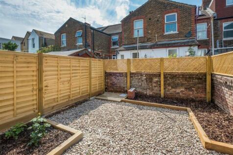 69 Abinger Road-18.jpg