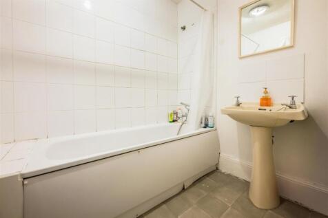 Flat 3, 16 Sillwood Road_11.jpg