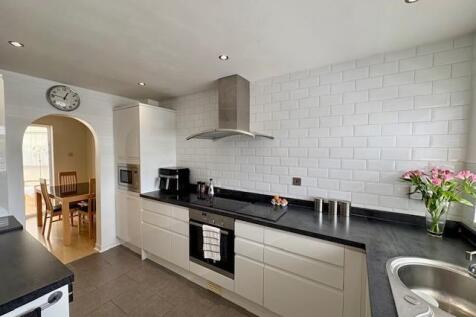 16 Dene Hollow 11.jpg