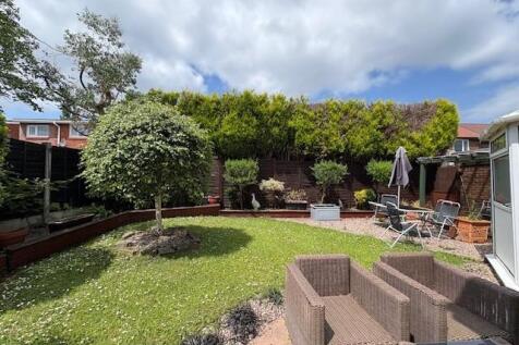 16 Dene Hollow 05.jpg