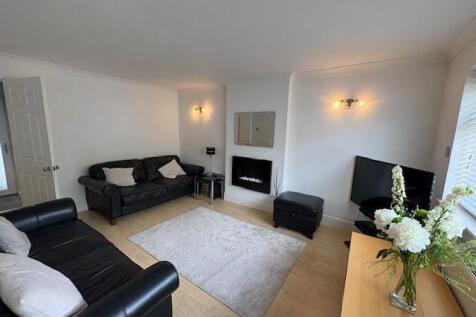 16 Dene Hollow 9.jpg