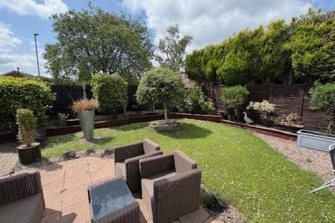 16 Dene Hollow 06.jpg