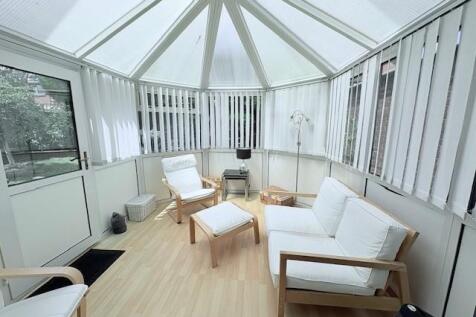 16 Dene Hollow 15.jpg