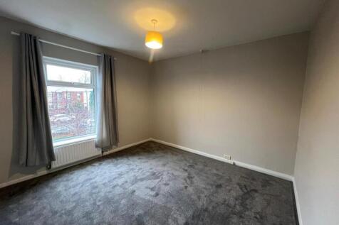 34 Lloyd Bedroom 3.jpg