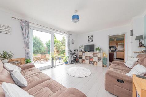 153 Lower Farnham Road  (5).jpg