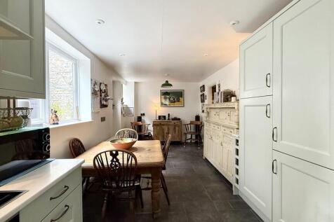 Kitchen/dining ro...