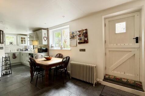 Kitchen/dining ro...