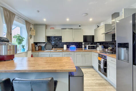 Kitchen/dining ro...