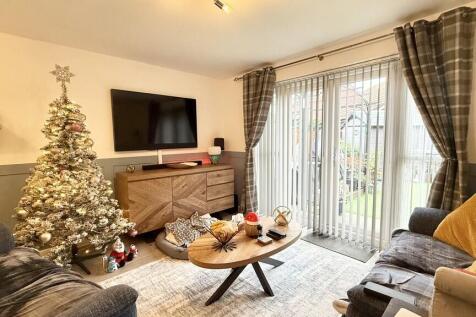 Lounge/dining roo...