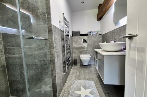 EN SUITE SHOWER/WC