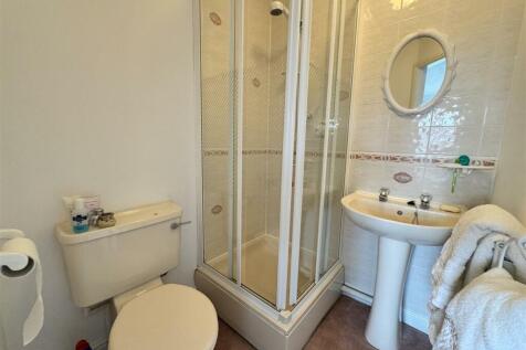 EN SUITE SHOWER/WC