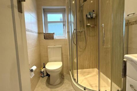 SHOWER ROOM/WC